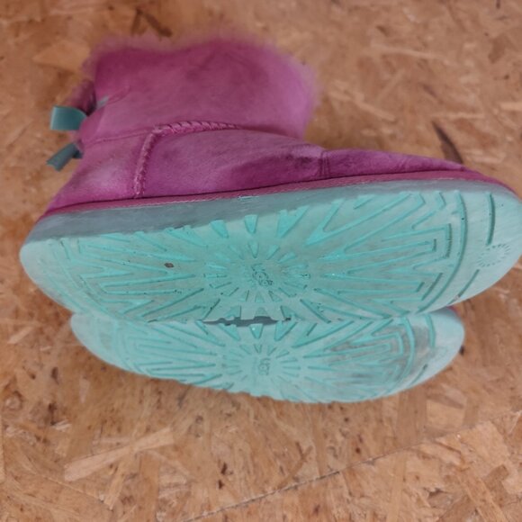UGG girls size 5 - Picture 5 of 5